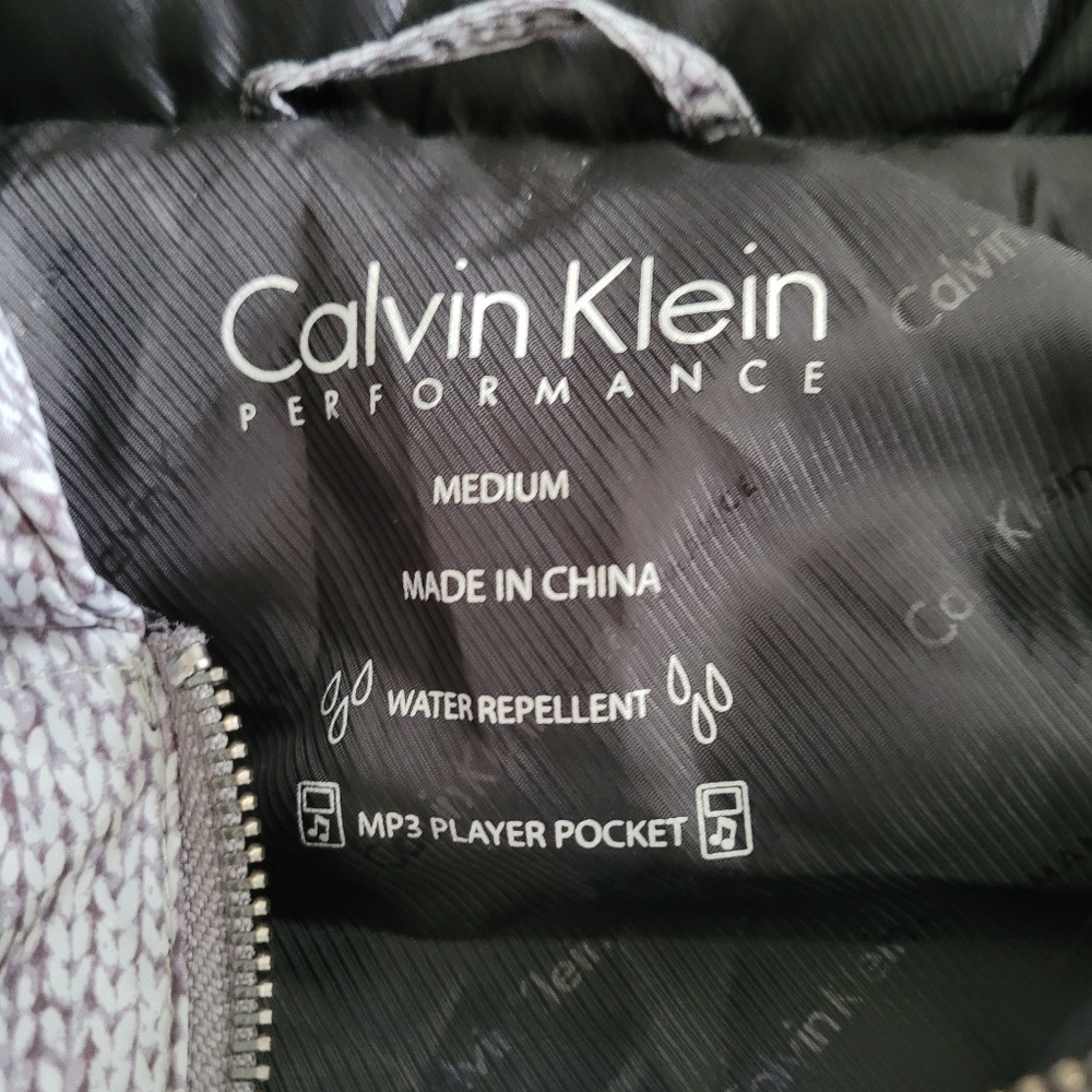 Calvin Klein - Picture 2 of 2